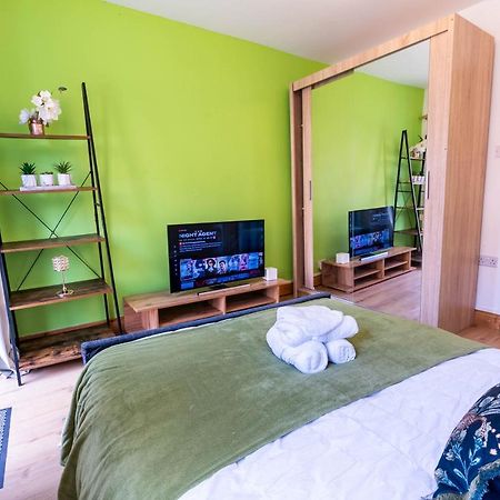 090 Beautiful 1 Bedroom Flat Near Luton Town And Station Eksteriør bilde